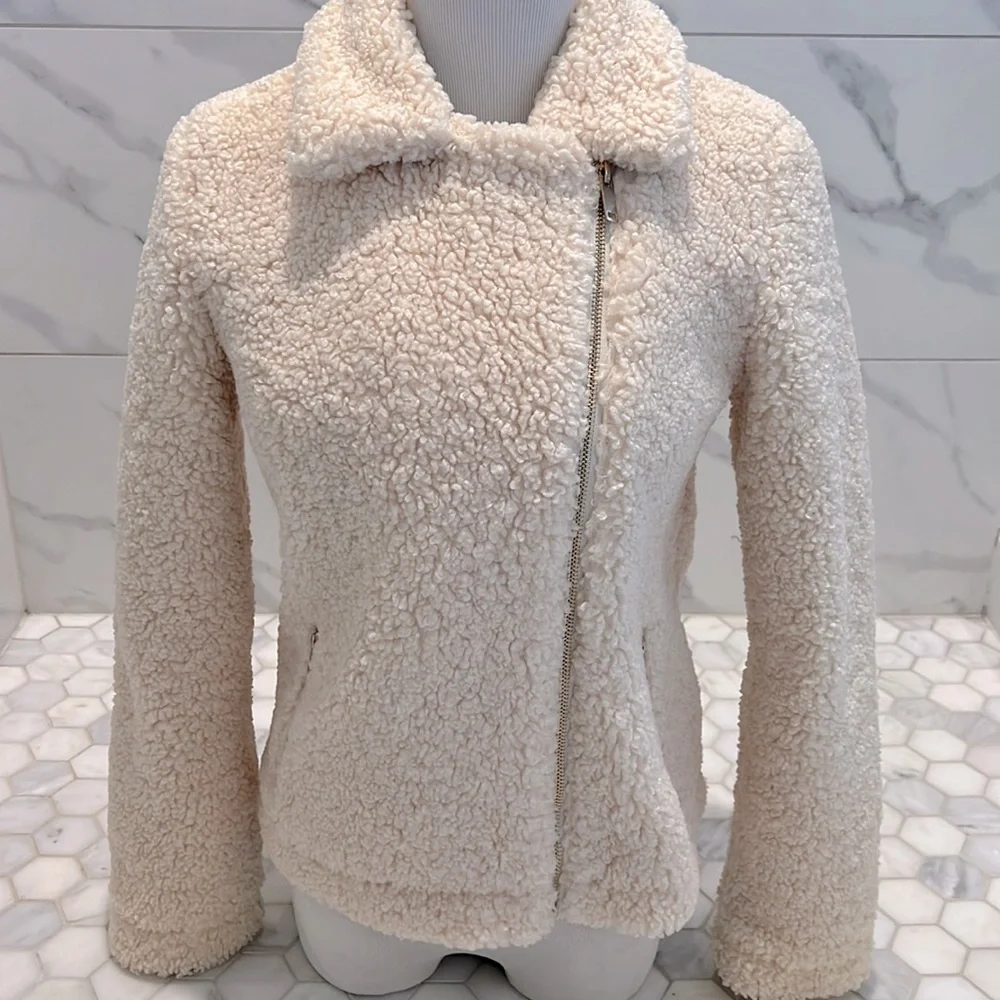 Forever 21 Cream Sherpa Jacket Girl’s Size 13/14